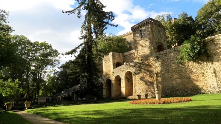 Location vacances Sausset, visite du Château de la Barben